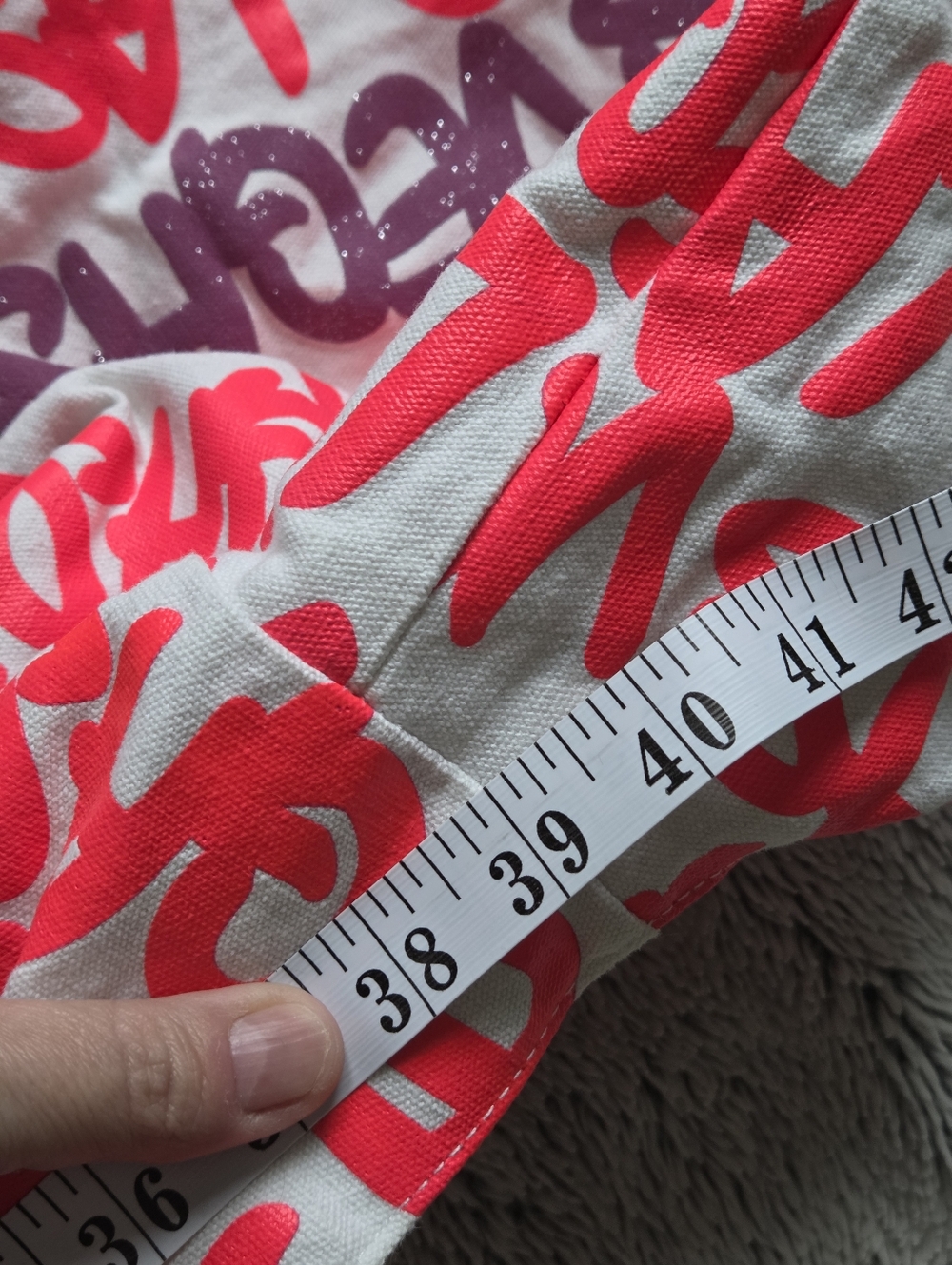 Robin Ruth "Las Vegas" White Shoulder Hobo Bag with Pink Purple Graffiti Letters - Picture 4 of 9